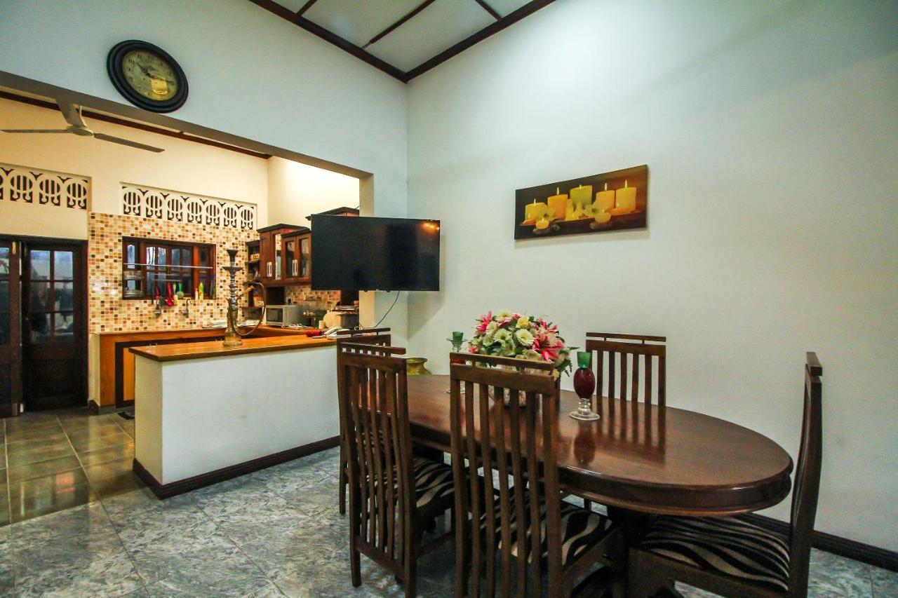 Leo'S Home Stay Dehiwala-Mount Lavinia Exterior foto
